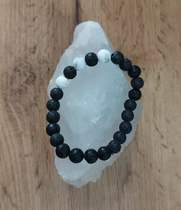 Bracelet Pierre de Lave & Howlite Mate – Perles 8 mm