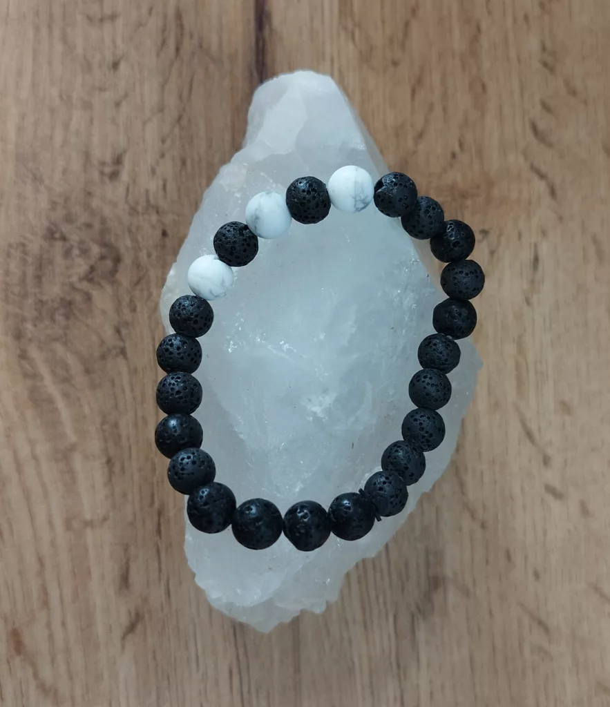 Bracelet Pierre de Lave & Howlite Mate – Perles 8 mm