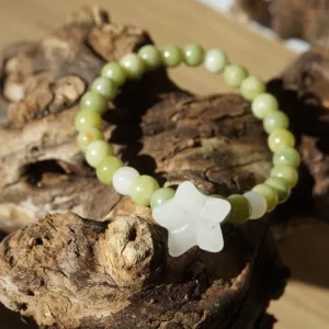 Bracelet Enfant – Péridot, Pierre de Lune & Fleur en Agate Blanche